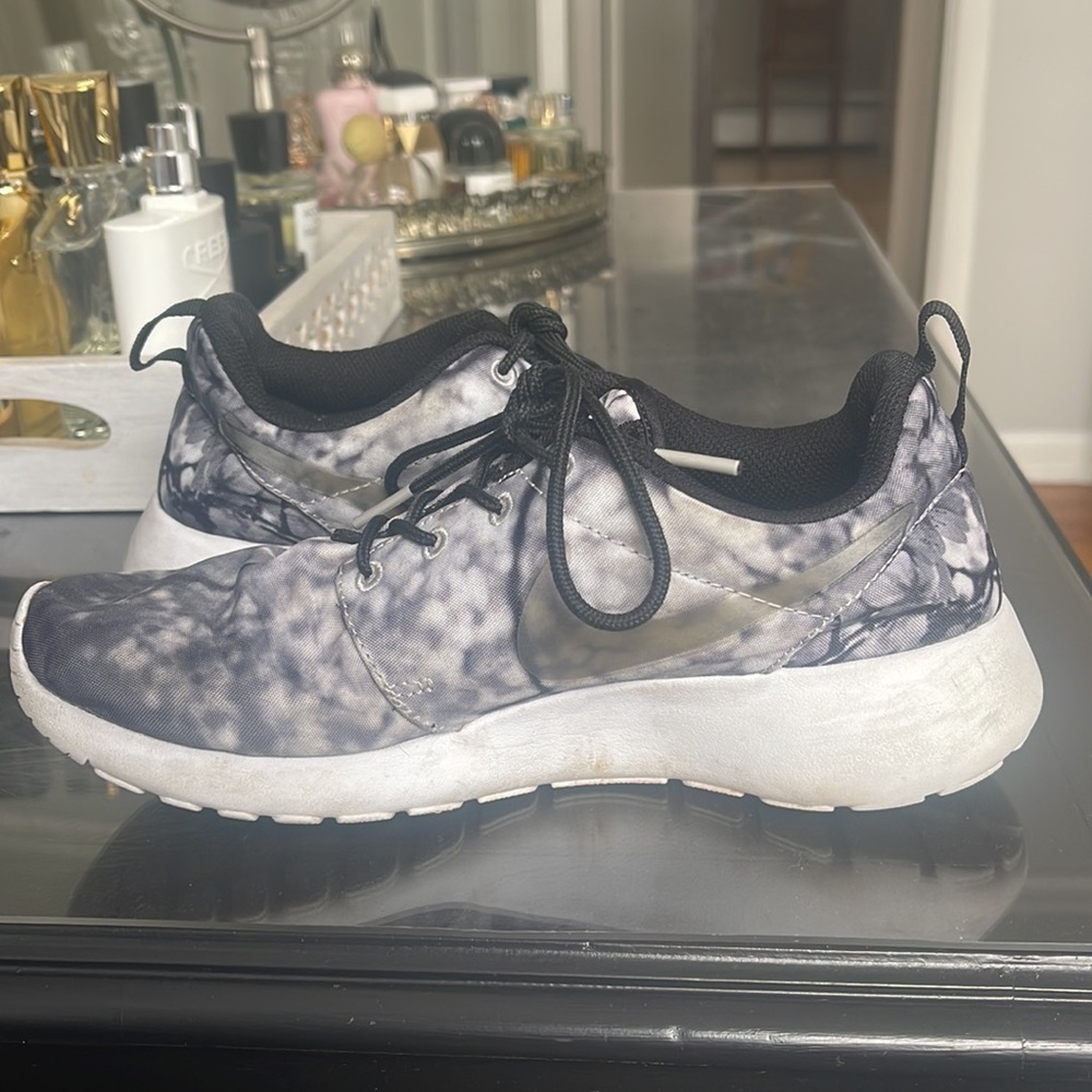Nike Roches - Picture 3 of 9
